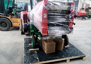 一科圓捆打捆機(jī)出口裝貨時