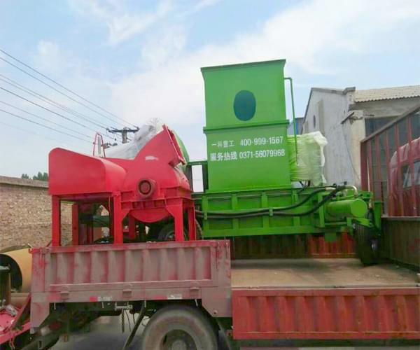 陜西陽(yáng)泉秸稈打包機(jī)用戶(hù)對(duì)一科機(jī)器贊不絕口