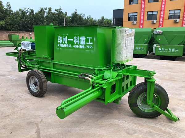 貴州畢節(jié)第二車(chē)秸稈打包機(jī)裝車(chē)中